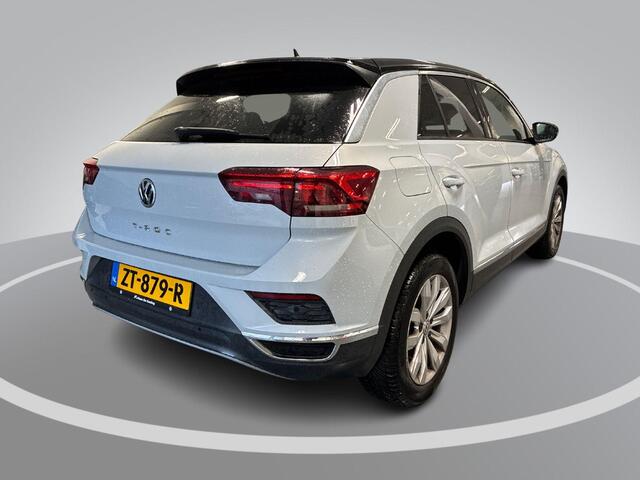 Volkswagen T-Roc 1.5 TSI 150pk DSG Sport · Camera · Apple/Android Car Play · Elek. Achterklep · Stoelverwarming · Cruise Control · Navigatie ·