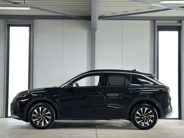 Volkswagen T-Roc 1.5 eTsi 150 pk Life First Edition | Comfort | Camera | Trekhaak |