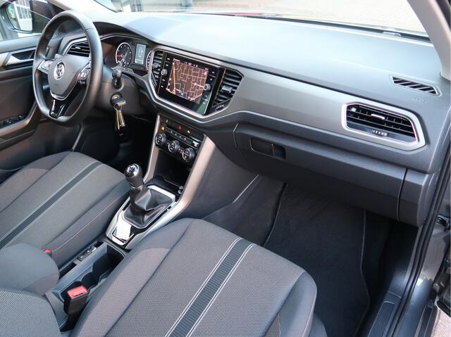 Volkswagen T-Roc 1.0 TSI Style Executive | Camera | Trekhaak | Climate Control |
