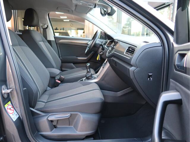 Volkswagen T-Roc 1.0 TSI Style Executive | Camera | Trekhaak | Climate Control |