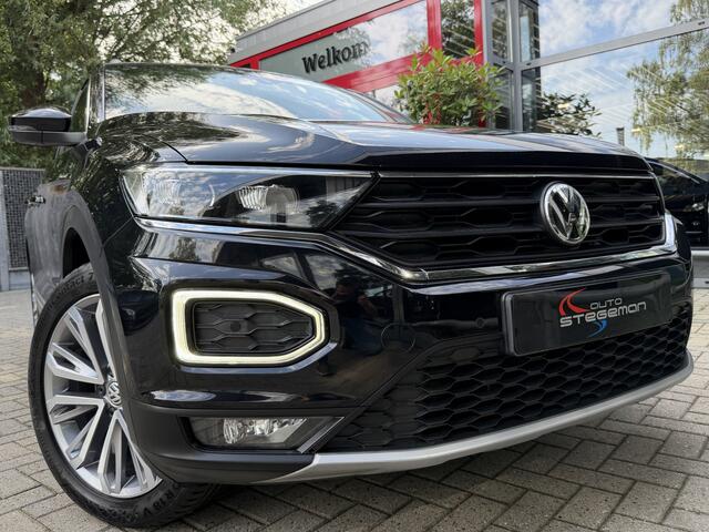 Volkswagen T-Roc 1.5 TSI 150PK AUT. *!* SPORT *!* PANODAK/ RADAR/ 18 INCH/ CAMERA/ CARPLAY *!*