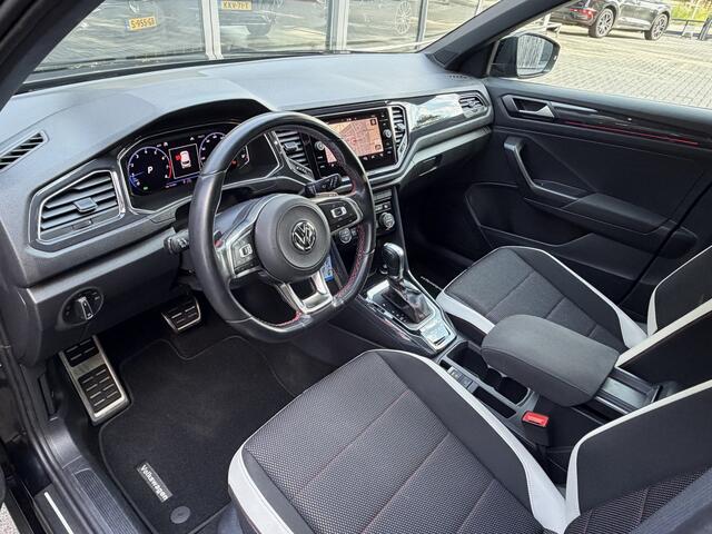Volkswagen T-Roc 1.5 TSI 150PK AUT. *!* SPORT *!* PANODAK/ RADAR/ 18 INCH/ CAMERA/ CARPLAY *!*
