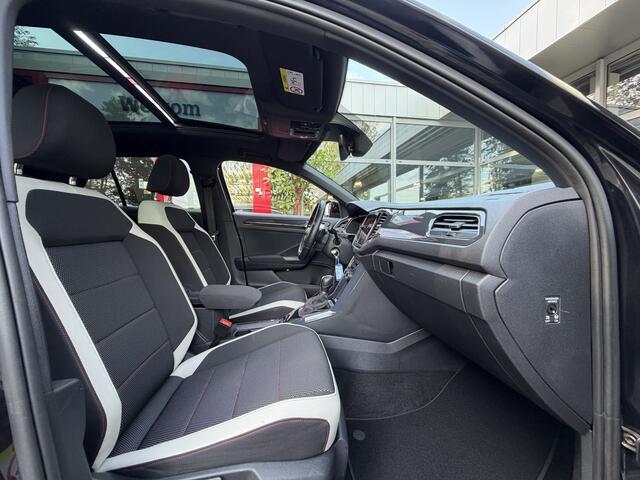 Volkswagen T-Roc 1.5 TSI 150PK AUT. *!* SPORT *!* PANODAK/ RADAR/ 18 INCH/ CAMERA/ CARPLAY *!*