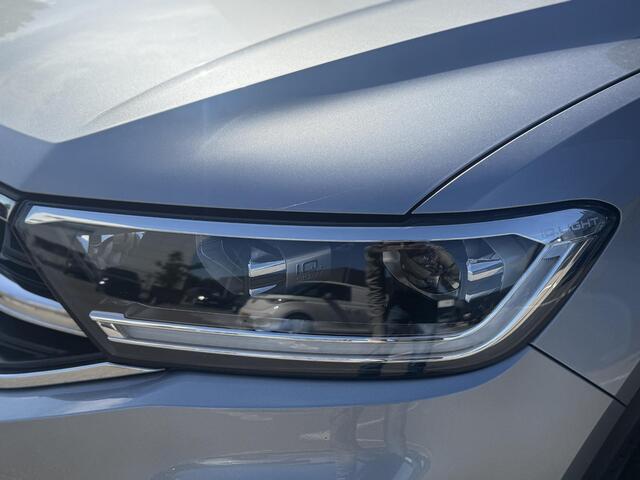 Volkswagen T-Roc 1.5 TSI Style | Stoelverwarming | Achteruitrijcamera | IQ Matrix Koplampen | Carplay | Navigatie |