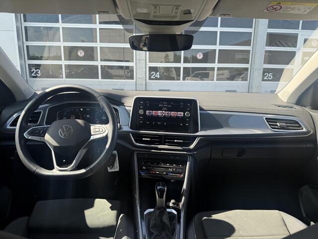 Volkswagen T-Roc 1.5 TSI Style | Stoelverwarming | Achteruitrijcamera | IQ Matrix Koplampen | Carplay | Navigatie |