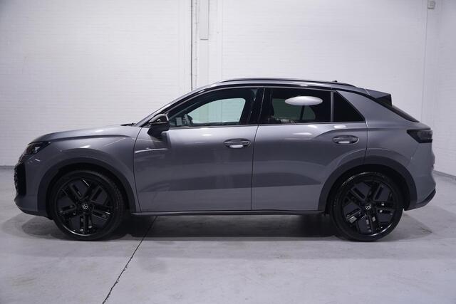Volkswagen T-Roc 1.5 eTsi R-Line First Edition IQ.light Apple Carplay Black style Stoel-/stuur verwarming 19 Inch Camera R-Line interieur
