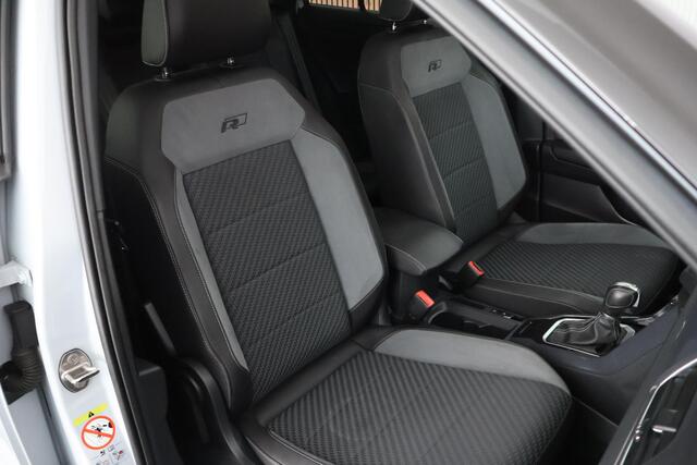 Volkswagen T-Roc 1.5 TSI 150pk DSG 2x R-Line Trekhaak Camera Stoelverwarming Beats Panoramadak Navigatie
