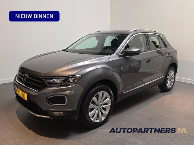 Volkswagen T-Roc 1.5 TSI Sport - Apple Carplay/Android Auto - Adaptive Cruise - Navi - LED - Trekhaak (afneembaar)