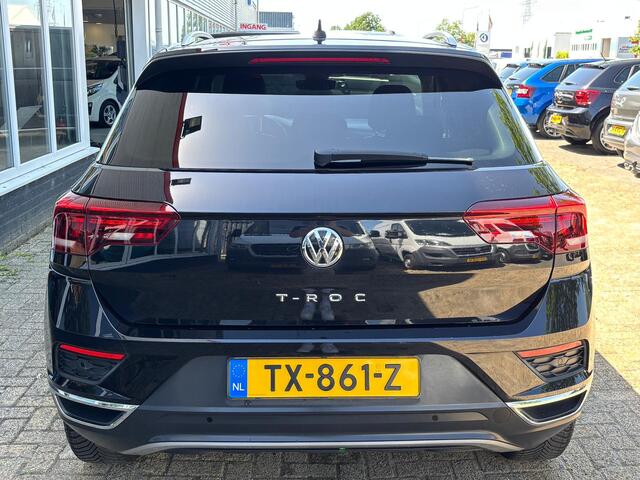 Volkswagen T-Roc 1.0 TSI Sport | Apple Carplay | Leer | Stoelverwarming | Achterruitrijcamera | Adaptieve Cruise