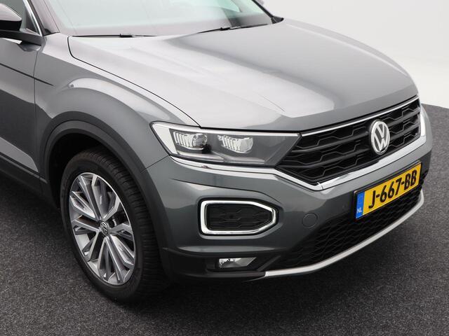 Volkswagen T-Roc 1.5 TSi 150 Pk Style | Trekhaak | Panorama dak | Adaptive Cruise | Parkeersensoren | Climatronic | CarPlay | 18 Inch | 49.300 Km !!