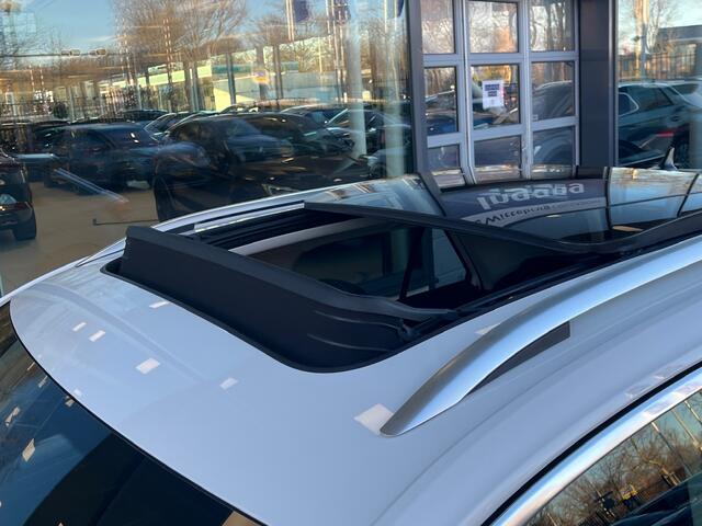 Volkswagen T-Roc 1.5 TSI Style / Panorama dak / IQ Led / Virtual cockpit pro / App-connect / Stoelverwarming voorzijde / 17'' LMV