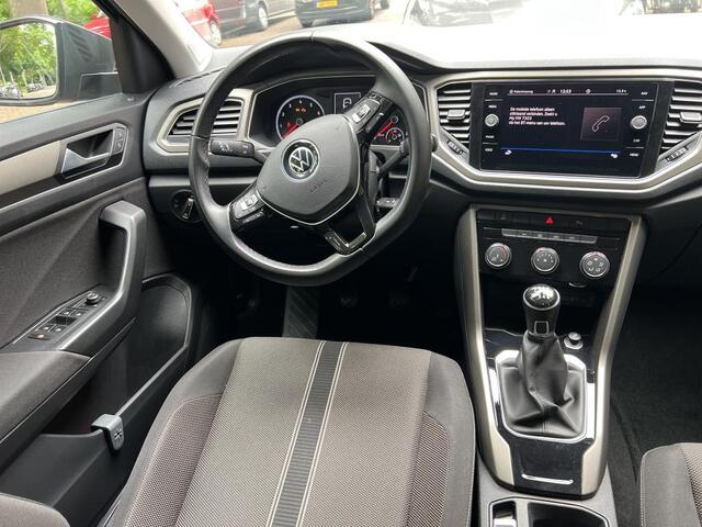 Volkswagen T-Roc 1.0 TSI Style / CAMERA/ PARK. SENSOREN/ ADAPT. CRUISE/ NAVI/ AIRCO/ 17" LMV