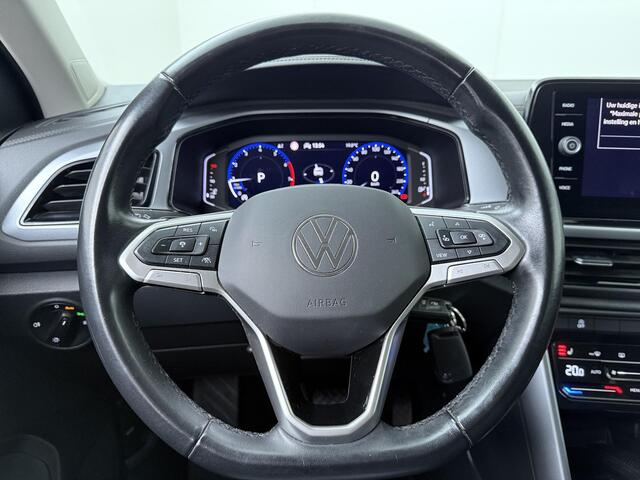 Volkswagen T-Roc 1.5 TSI Life Business | 150 PK | Automaat | Trekhaak | Achteruitrijcamera | Stoelverwarming | Dodehoek detectie |