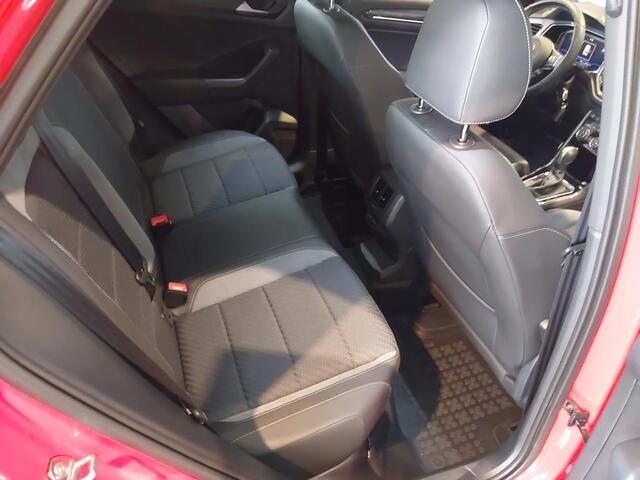 Volkswagen T-Roc 1.5 TSI 150pk Sport Business R-line DSG / Panoramadak / Camera / Adaptive Cruise / BEATS