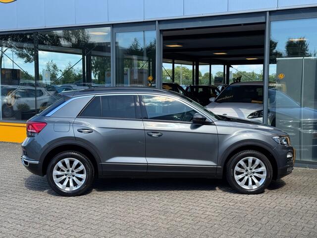 Volkswagen T-Roc 1.5 TSI 150pk DSG Sport - trekhaak - adaptive - climate control
