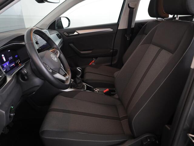 Volkswagen T-Roc 1.0 TSI Life Edition 115 pk | Verlengde garantie | Navigatie via App | Parkeersensoren (Park assist) | Achteruitrijcamera | Autom. airco |