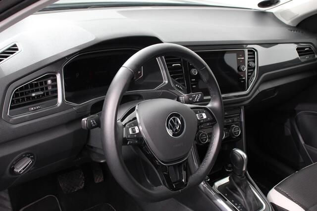 Volkswagen T-Roc 1.5 TSI DSG Sport 150 PK Navigatie Apple Carplay/Android Auto Climate Control Camera Adaptive Cruise Control Electrisch bedienbare achterklep
