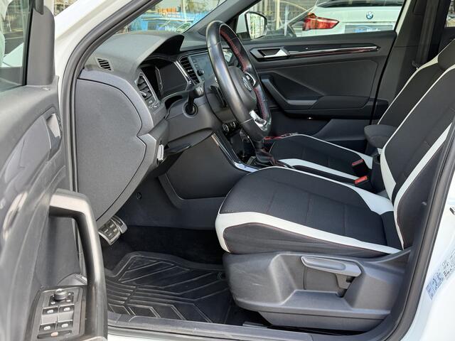 Volkswagen T-Roc 1.5 TSI R-LINE | PANO | LED | Adaptive CC | Camera | Winter-pakket | LED |Key-less | Interesse, Proefrit? Bel of app met: 06-24 28 28 42 / 06-42130156