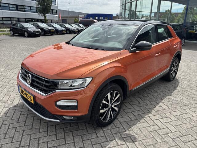 Volkswagen T-Roc 1.0 TSI Style Navi Trekhaak Carplay Stoelverwarming