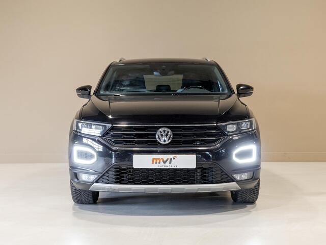 Volkswagen T-Roc 1.5 TSI Sport 150pk / Stoelverwarming / Airco / Navigatie / Adaptieve cruise control / Apple carplay /