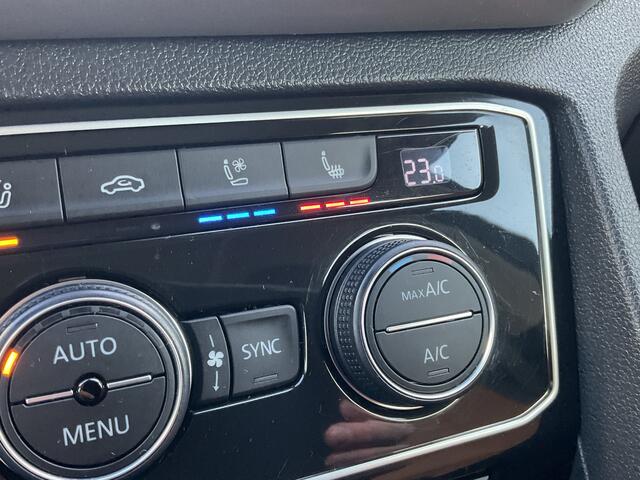 Volkswagen TERAMONT 3.6 VR6 277pk 7-Pers Pano Memory Stoelverw+Ventilatie 360° Leer BOMVOL!