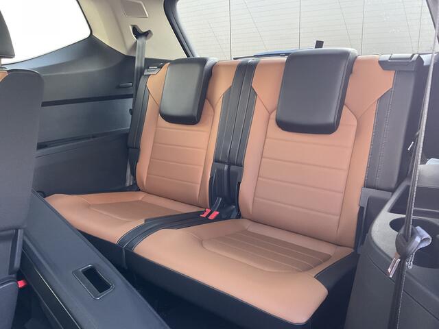 Volkswagen TERAMONT 3.6 VR6 277pk 7-Pers Pano Memory Stoelverw+Ventilatie 360° Leer BOMVOL!