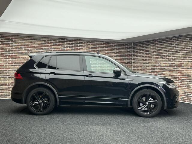 Volkswagen TIGUAN 2.0TSI 190PK 4Motion R-line DAK SFEER CARPLAY STANDKACHEL BLINDSPOT