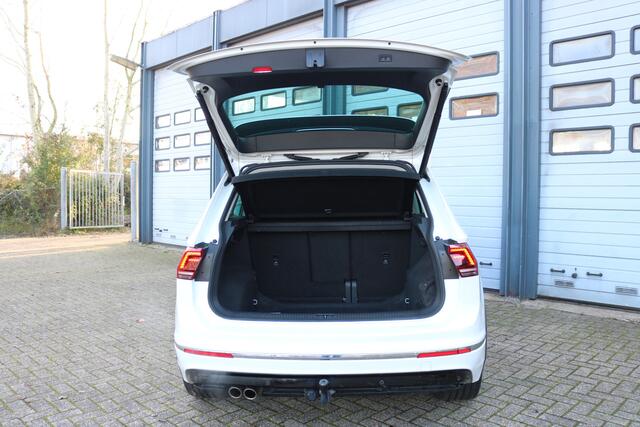 Volkswagen TIGUAN 1.5 TSI ACT Highline R-line Autom Panodak Virtual cockpit Navi Led T-haak Bj:2020