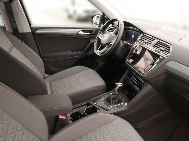 Volkswagen TIGUAN 1.4 TSI eHybrid ACC Trekhaak Head-Up Camera Stoelverwarming