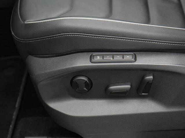 Volkswagen TIGUAN 1.4 TSI eHybrid 245 pk DSG R-Line Business | Panoramadak | IQ Light | Rondomzicht camera | Adaptieve onderstelregeling (DCC) | Standkachel | Head-up Display | 20 inch