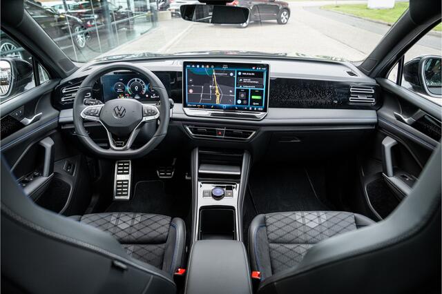 Volkswagen TIGUAN 1.5 eHybrid R-Line Edition ** HUD ** Trekhaak ** 360 camera ** Massage Blackstyle **