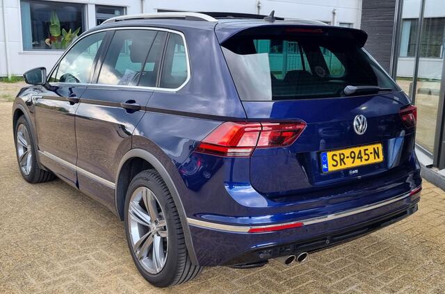 Volkswagen TIGUAN 1.4 TSI ACT Comfortline Business R 150 PK | R-Line | NL AUTO | Elektrisch glazen panorama-dak | Stoelverwarming | Adaptive Cruise Control | Bestuurdersstoel met massagefunctie | 4 Nieuwe Pirelli Banden | 2 Sleutels |
