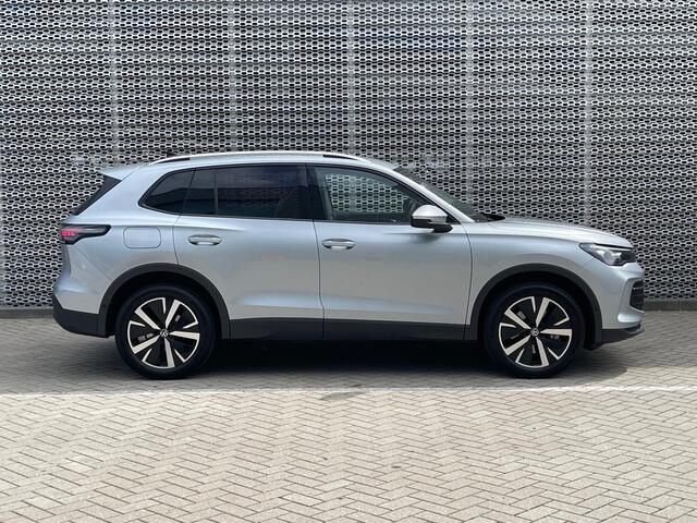 Volkswagen TIGUAN 1.5 eHybrid 204PK DSG Life Edition / 360 Camera / Inklapbare Trekhaak / Keyless / 19'' LMV / VW