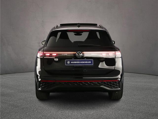 Volkswagen TIGUAN R-Line Edition 1.5 eTSI 150pk DSG Automaat Trekhaak, Panoramadak, Black Style, Harman Kardon audio, Adaptive cruise control, Elektrische achterklep, 360 camera