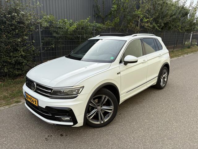 Volkswagen TIGUAN 1.4 TSI Comfortline Business R / R-LINE / PANORAMADAK / CRUISE / STOELVERWARMING