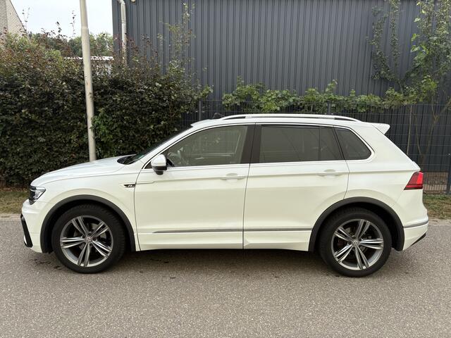 Volkswagen TIGUAN 1.4 TSI Comfortline Business R / R-LINE / PANORAMADAK / CRUISE / STOELVERWARMING