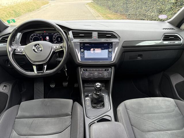 Volkswagen TIGUAN 1.4 TSI Comfortline Business R / R-LINE / PANORAMADAK / CRUISE / STOELVERWARMING
