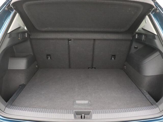 Volkswagen TIGUAN 1.5 eTSI Elegance 150PK DSG Adaptieve Cruise Controle, Ergo Active Stoel, Keyless, Navi, 360gr. Camera, Side Assist, Elektr. Achterklep, Trekhaak, 18" LM Velgen