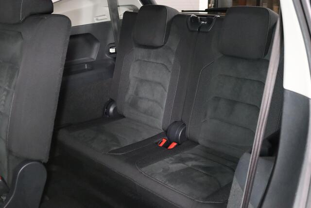 Volkswagen TIGUAN Allspace 1.5 TSI Highline 7-Persoons ACC, Trekhaak, Achteruitrijcamera, Apple carplay Andriod auto,