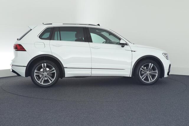 Volkswagen TIGUAN 1.5 TSI 150pk DSG ACT R-Line Highline Virtual Cockpit Stoelverwarming Keyless Panoramadak Navigatie