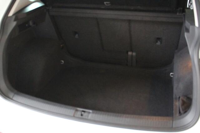 Volkswagen TIGUAN 1.4 TSI Comfortline Business Navigatie | Cruise Control | Lichtmetalen velgen | Stoelverwarming