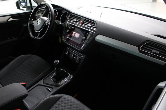 Volkswagen TIGUAN 1.4 TSI Comfortline Business Navigatie | Cruise Control | Lichtmetalen velgen | Stoelverwarming