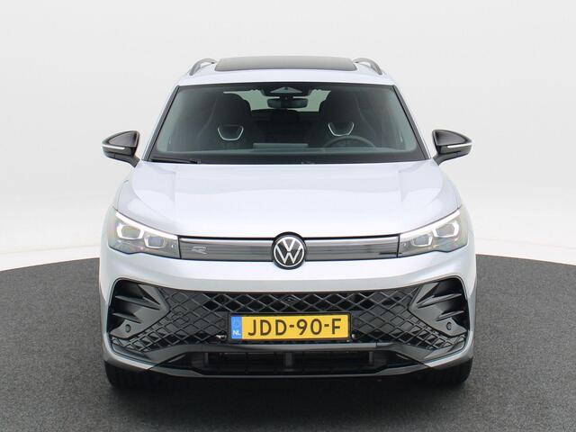 Volkswagen TIGUAN 1.5 272 Pk eHybrid R-Line Edition | Black Style | Trekhaak | 360 Camera | Full LED | Panorama Dak | Carplay | Harman Kardon | Head Up | 20 Inch