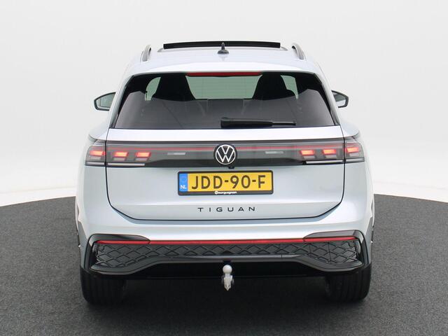 Volkswagen TIGUAN 1.5 272 Pk eHybrid R-Line Edition | Black Style | Trekhaak | 360 Camera | Full LED | Panorama Dak | Carplay | Harman Kardon | Head Up | 20 Inch