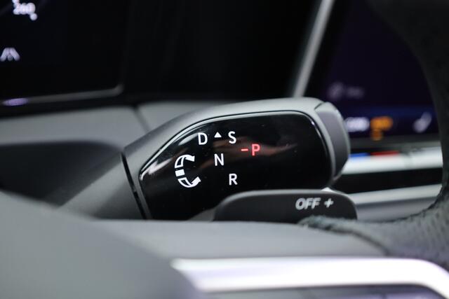Volkswagen TIGUAN 1.5 eHybrid R-Line Black Style 272pk | Pano | Massage | Adapt. Cruise | Elek. Trekhaak | IQ. Light | Camera | Keyless
