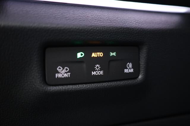 Volkswagen TIGUAN 1.5 eHybrid R-Line Black Style 272pk | Pano | Massage | Adapt. Cruise | Elek. Trekhaak | IQ. Light | Camera | Keyless