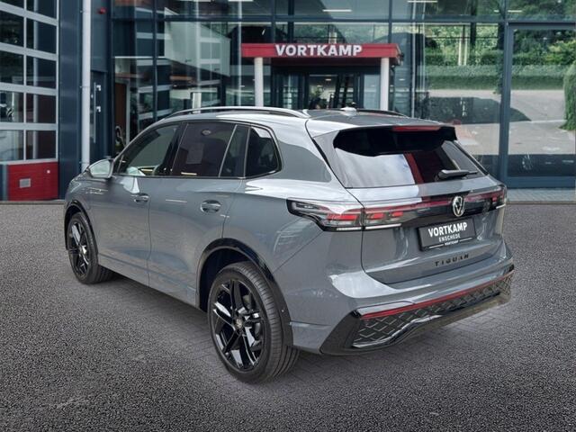 Volkswagen TIGUAN 1.5 TSI EHYBRID 272 PK R-LINE BLACK-OPTIK PANO-DAK/CAMERA/TREKHAAK/NAVI/CARPLAY