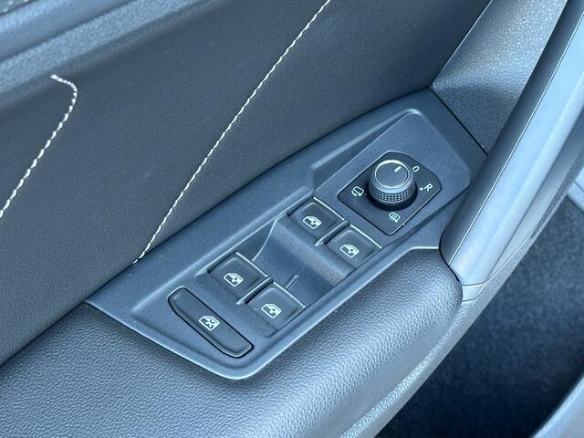 Volkswagen TIGUAN 1.4 TSI eHybrid R-Line | Black Style | Trekhaak | Camera | Elek. Achterklep | Carplay | Dode hoek | Rijklaar incl. garantie
