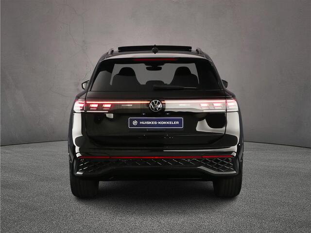 Volkswagen TIGUAN R-Line Edition 1.5 TSI eHybrid 272pk DSG Automaat Trekhaak, Panoramadak, Adaptive cruise control, Black Style, Achteruitrijcamera, Elektrische achterklep
