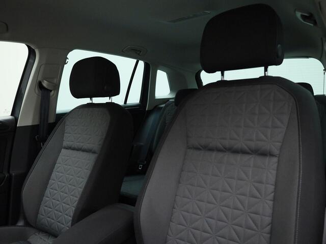 Volkswagen TIGUAN 1.4 TSIeHybrid 180kW/245PK Life DSG · Navigatie · Apple Car Play · Parkeersensoren